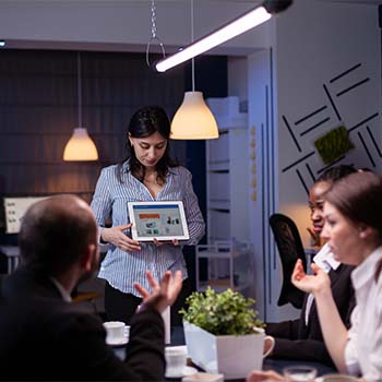 Landing CRM 16 Neo Creativa te ayuda con un CRM efectivo para integrar procesos de marketing y ventas